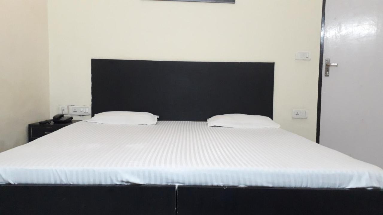 Fabhotel Sarwan Агра Екстер'єр фото
